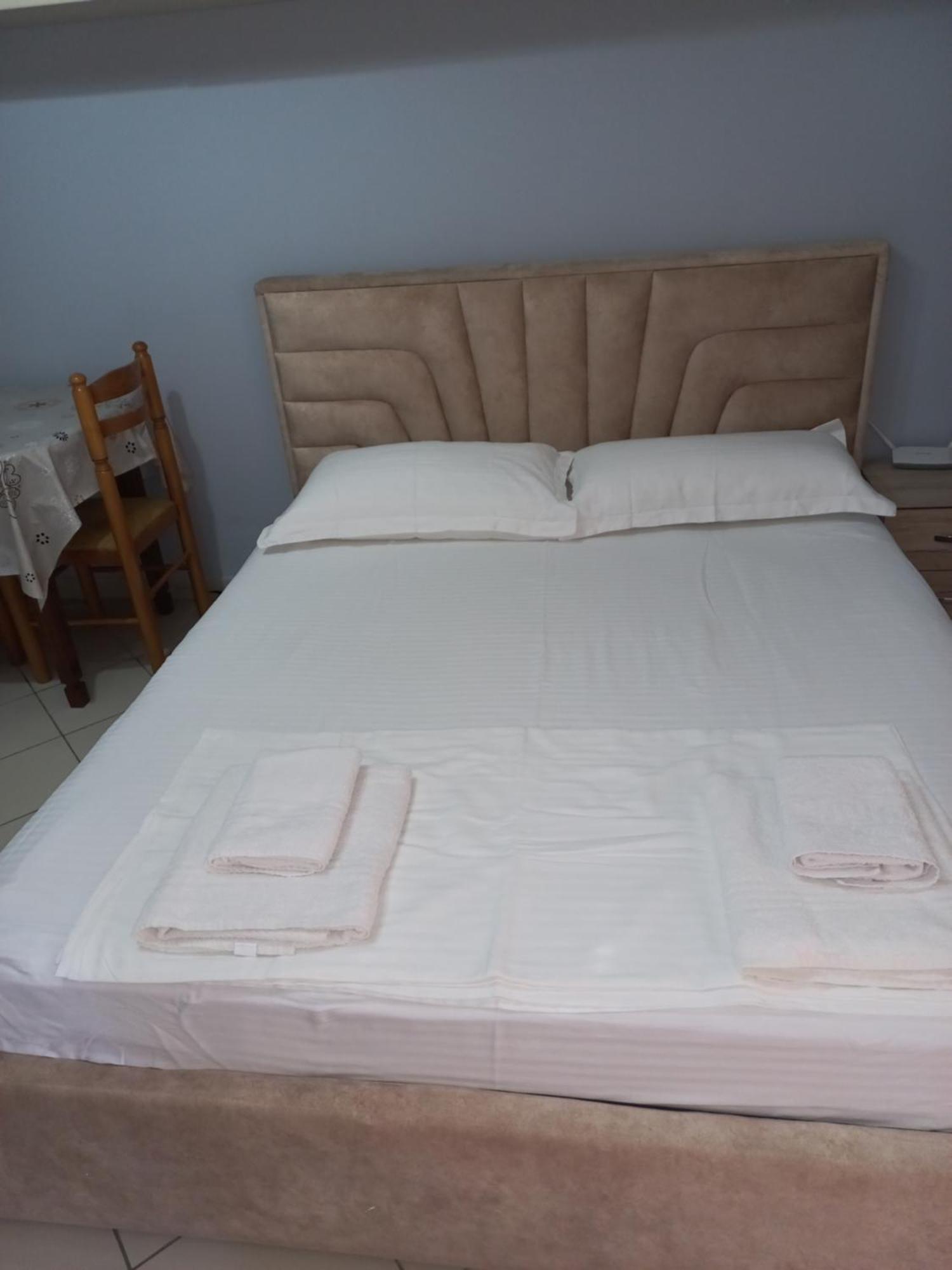 Lungomare Apartament Sea View Влёра Номер фото